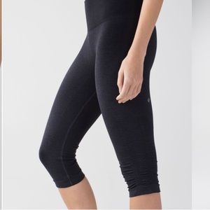 Lululemon In The Flow Crop II - Size 4